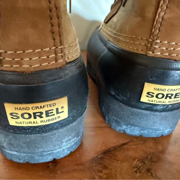 Sorel Men\'s Tan and Black‎ Winter Boots Caribou Sz 7